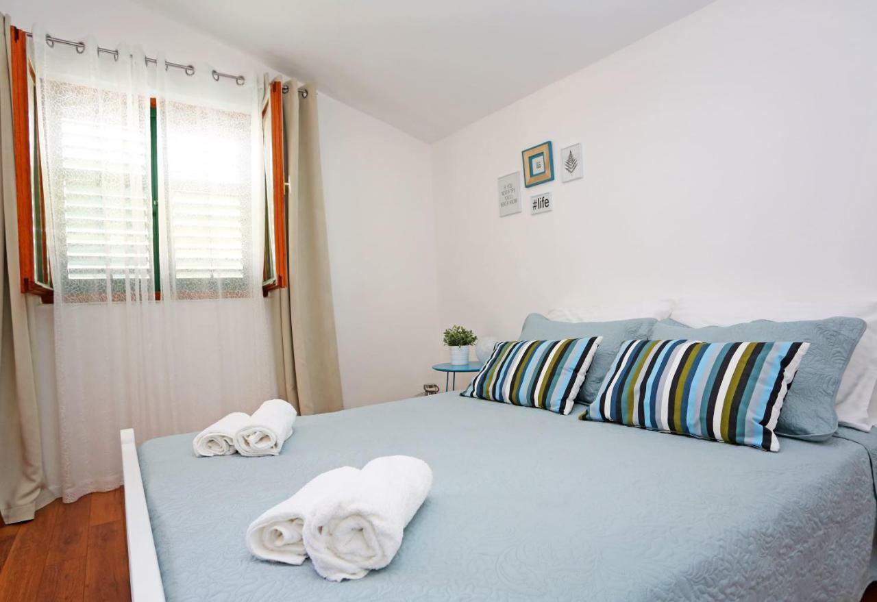 Apartments Tona Zaboric Exterior photo